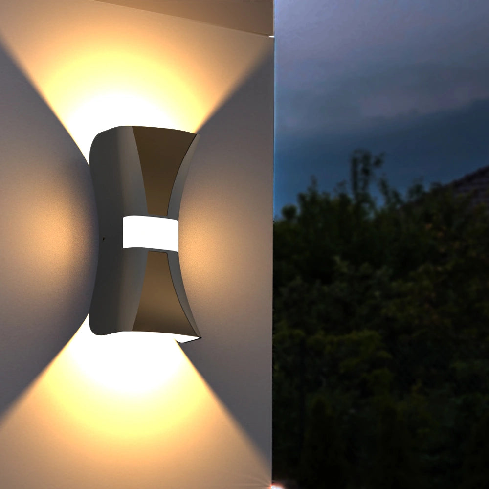 3 Sided Glow 12W Outdoor Wall Lantern SY-O9033